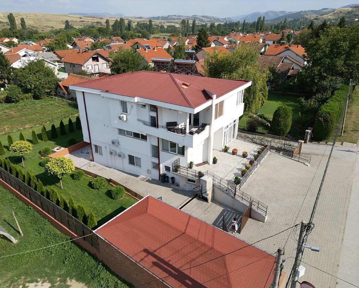 Villa Family Куманово Экстерьер фото